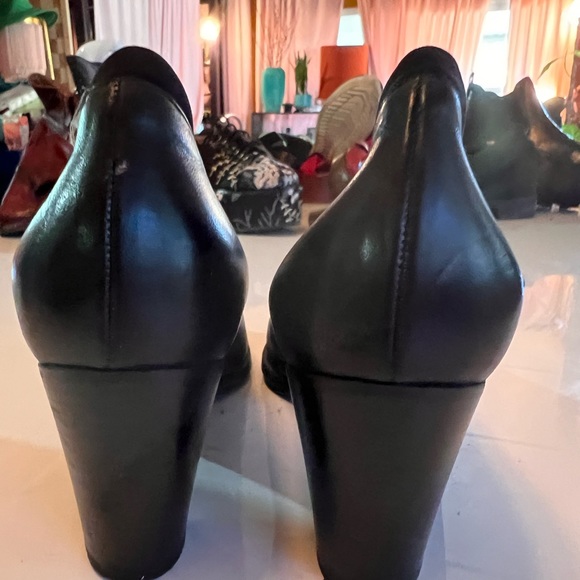thierry Rabotin made in Italy black soft leather chunky modern heels. 9.5 - Picture 6 of 7
